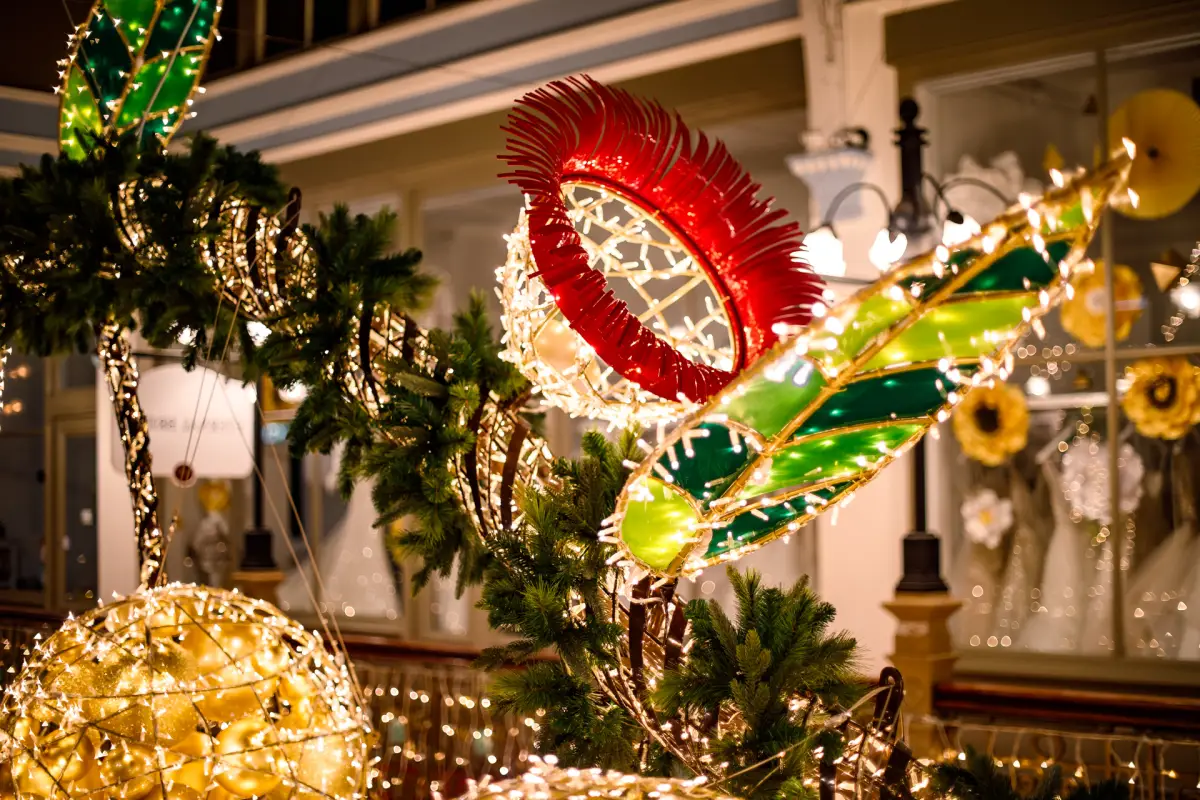 commercial outdoor christmas decorations