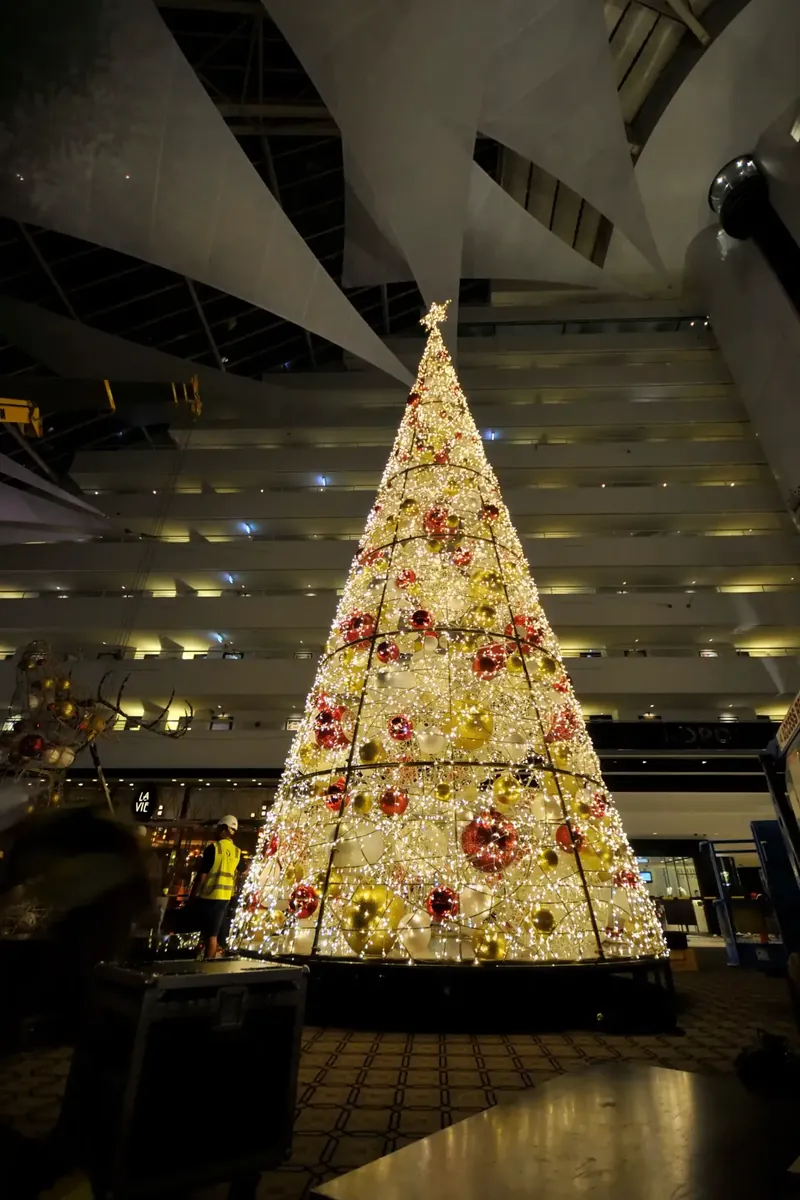 Crown Resorts - corporate christmas decorations