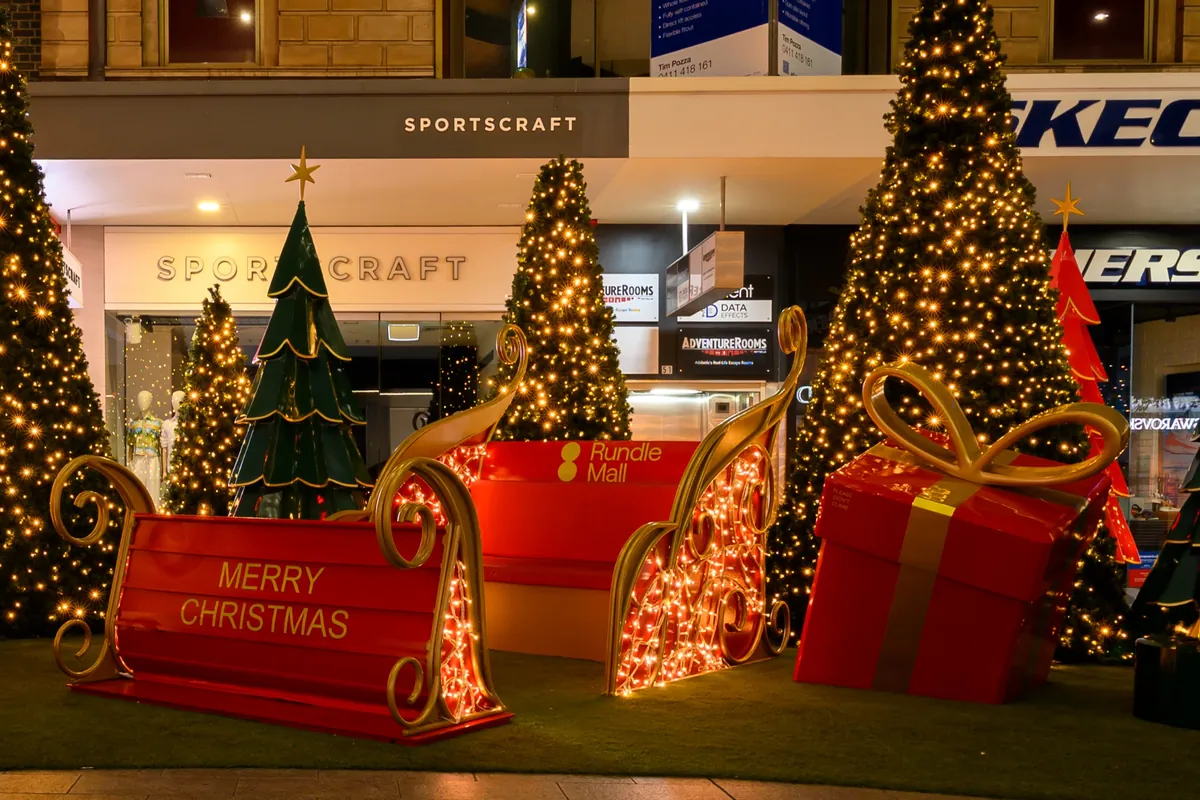 commercial outdoor christmas decorations