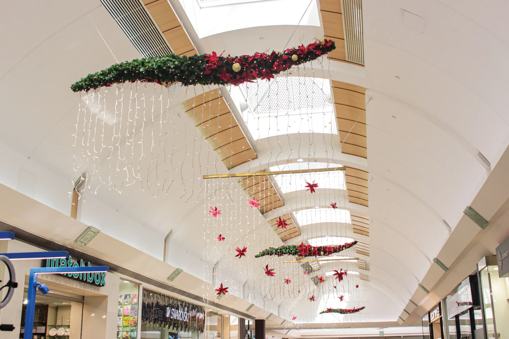 Booragoon - suspended Christmas decor